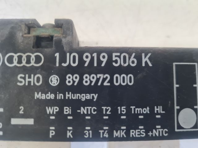 bontott VW GOLF IV Hűtőventilátor Relé