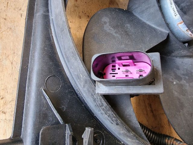 bontott VW GOLF IV Hűtőventilátor