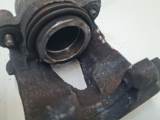 bontott VW GOLF IV Jobb első Féknyereg Munkahengerrel