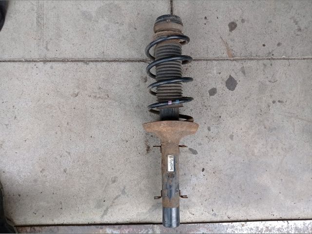 bontott VW GOLF IV Jobb első Gólyaláb (Lengécsillapító, Rugó)