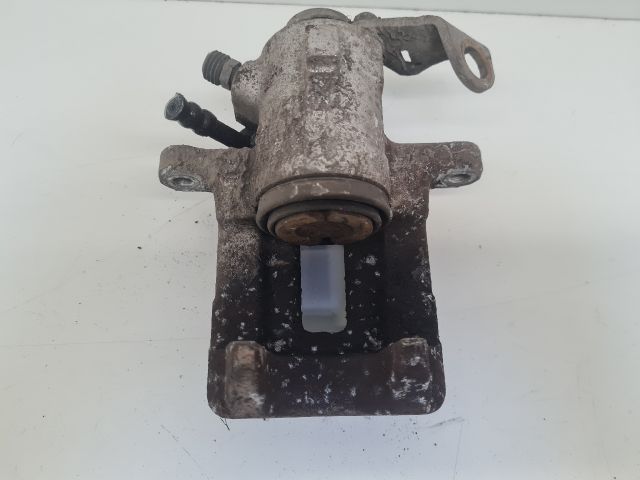 bontott VW GOLF IV Jobb hátsó Féknyereg Munkahengerrel