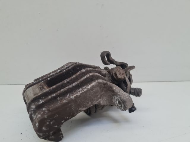 bontott VW GOLF IV Jobb hátsó Féknyereg Munkahengerrel