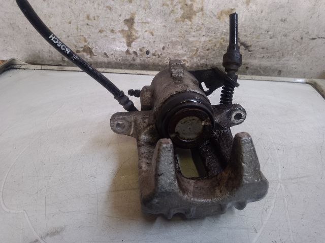 bontott VW GOLF IV Jobb hátsó Féknyereg Munkahengerrel