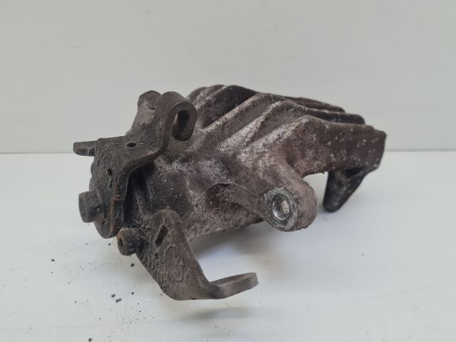 bontott VW GOLF IV Jobb hátsó Féknyereg Munkahengerrel