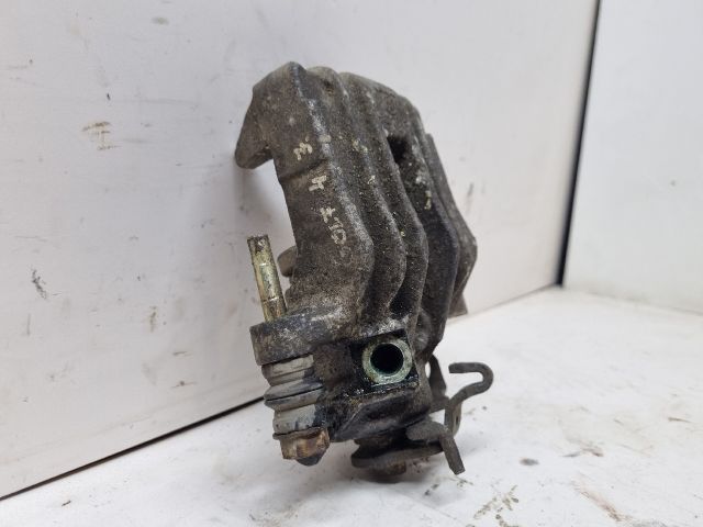 bontott VW GOLF IV Jobb hátsó Féknyereg Munkahengerrel