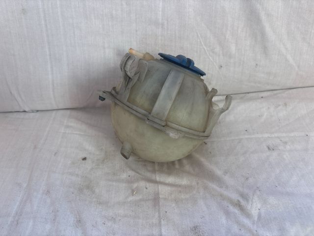 bontott VW GOLF IV Kiegyenlítő Tartály