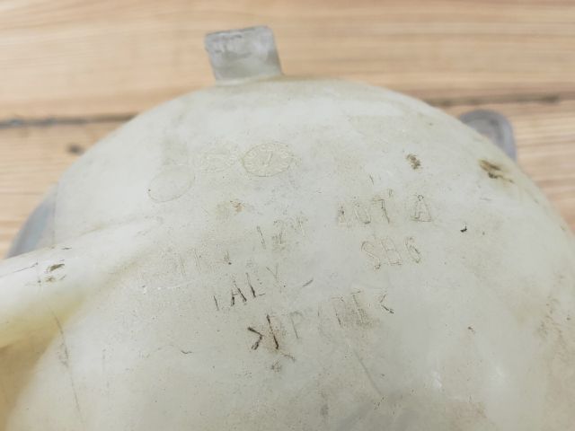 bontott VW GOLF IV Kiegyenlítő Tartály