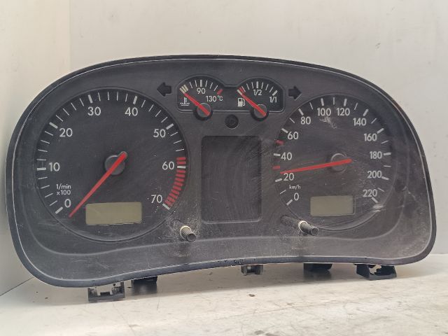 bontott VW GOLF IV Kilométeróra