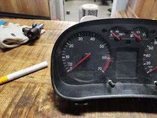 bontott VW GOLF IV Kilométeróra