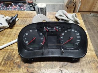 bontott VW GOLF IV Kilométeróra