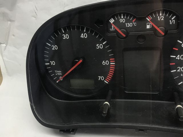 bontott VW GOLF IV Kilométeróra