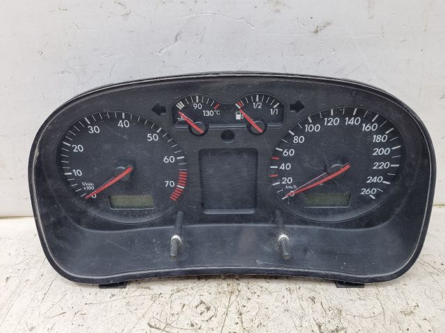 bontott VW GOLF IV Kilométeróra