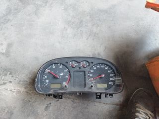 bontott VW GOLF IV Kilométeróra