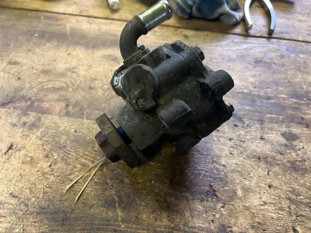 bontott VW GOLF IV Kormányszervó Motor (Hidraulikus)