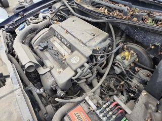 bontott VW GOLF IV Motor (Fűzött blokk hengerfejjel)