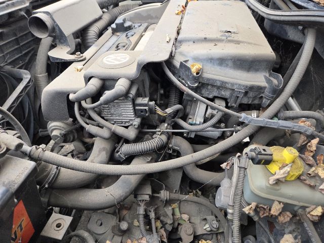 bontott VW GOLF IV Motor (Fűzött blokk hengerfejjel)