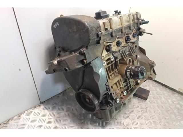 bontott VW GOLF IV Motor (Fűzött blokk hengerfejjel)