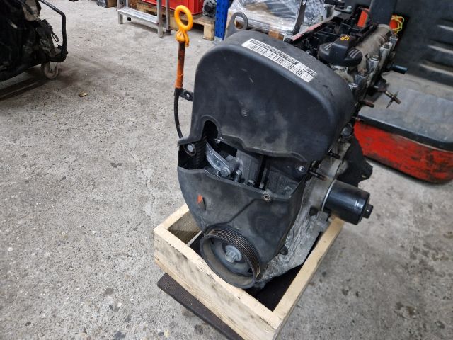 bontott VW GOLF IV Motor (Fűzött blokk hengerfejjel)