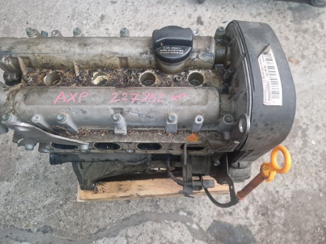 bontott VW GOLF IV Motor (Fűzött blokk hengerfejjel)