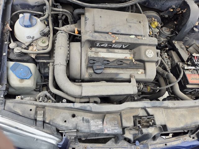 bontott VW GOLF IV Motor (Fűzött blokk hengerfejjel)