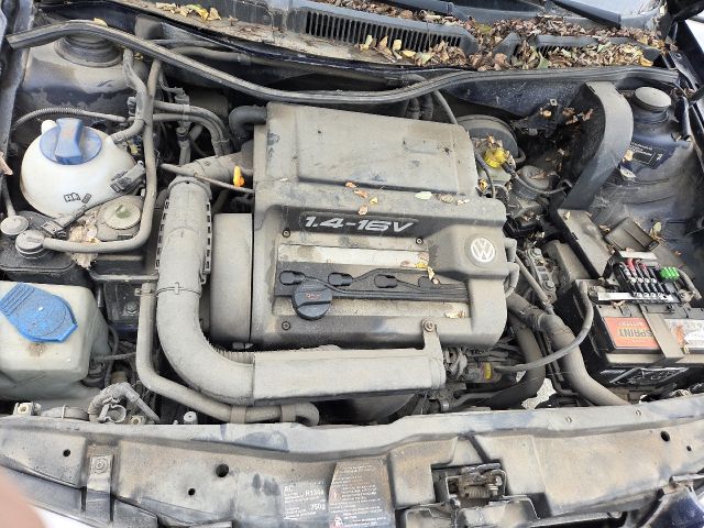 bontott VW GOLF IV Motor (Fűzött blokk hengerfejjel)