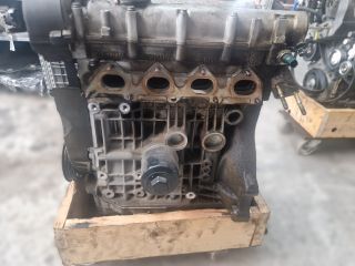 bontott VW GOLF IV Motor (Fűzött blokk hengerfejjel)