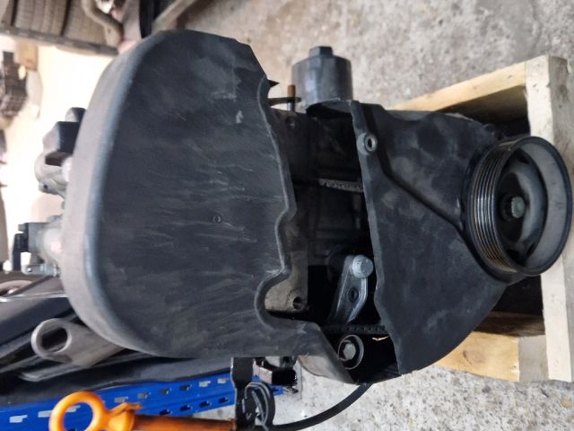 bontott VW GOLF IV Motor (Fűzött blokk hengerfejjel)