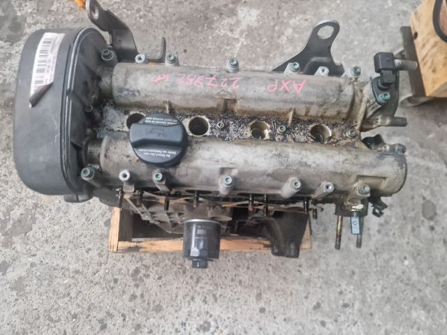 bontott VW GOLF IV Motor (Fűzött blokk hengerfejjel)