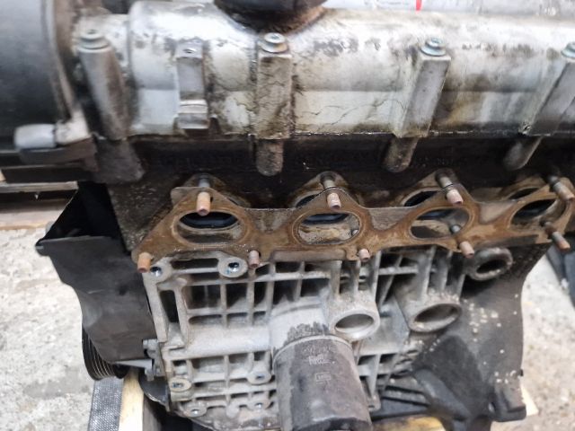 bontott VW GOLF IV Motor (Fűzött blokk hengerfejjel)