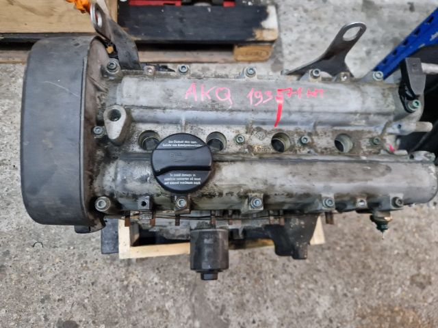 bontott VW GOLF IV Motor (Fűzött blokk hengerfejjel)