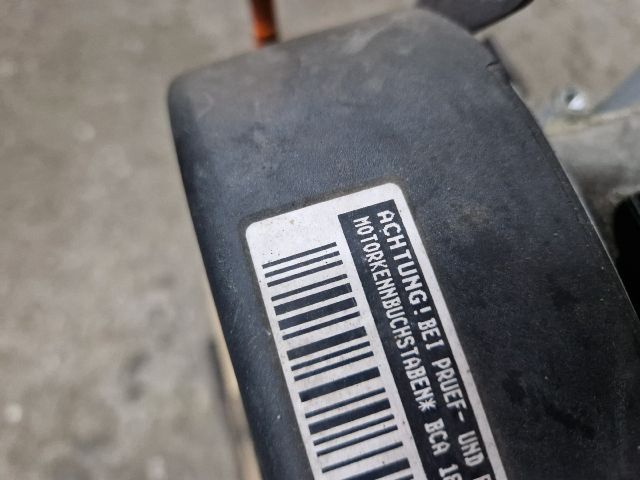 bontott VW GOLF IV Motor (Fűzött blokk hengerfejjel)