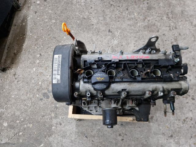 bontott VW GOLF IV Motor (Fűzött blokk hengerfejjel)