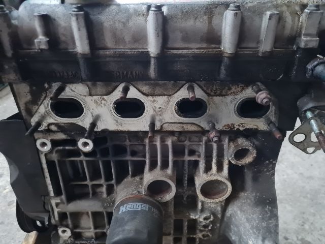 bontott VW GOLF IV Motor (Fűzött blokk hengerfejjel)