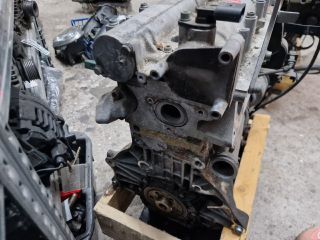 bontott VW GOLF IV Motor (Fűzött blokk hengerfejjel)