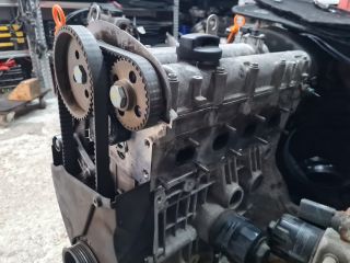 bontott VW GOLF IV Motor (Fűzött blokk hengerfejjel)