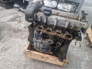 bontott VW GOLF IV Motor (Fűzött blokk hengerfejjel)