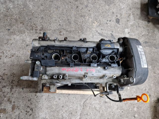 bontott VW GOLF IV Motor (Fűzött blokk hengerfejjel)