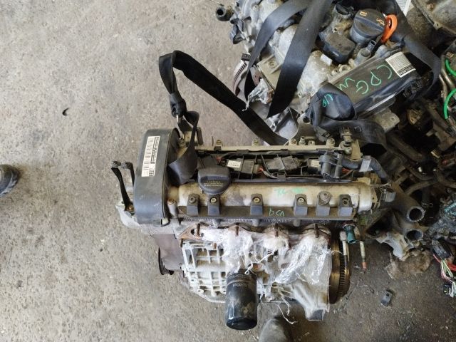 bontott VW GOLF IV Motor (Fűzött blokk hengerfejjel)