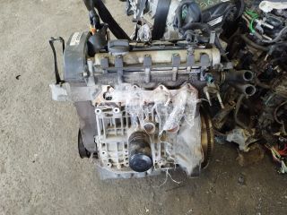 bontott VW GOLF IV Motor (Fűzött blokk hengerfejjel)