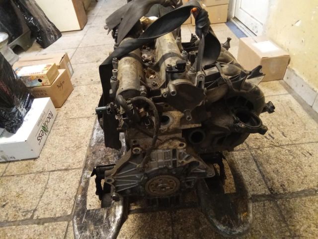 bontott VW GOLF IV Motor (Fűzött blokk hengerfejjel)