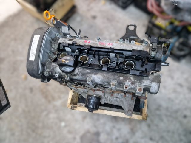 bontott VW GOLF IV Motor (Fűzött blokk hengerfejjel)