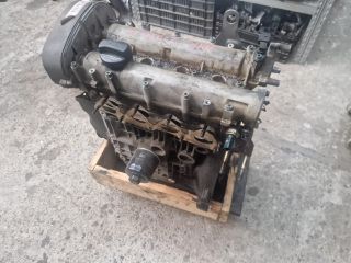 bontott VW GOLF IV Motor (Fűzött blokk hengerfejjel)