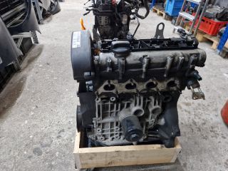 bontott VW GOLF IV Motor (Fűzött blokk hengerfejjel)