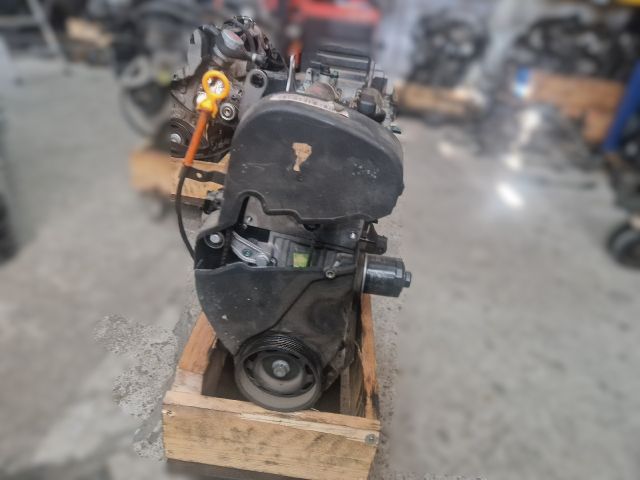 bontott VW GOLF IV Motor (Fűzött blokk hengerfejjel)
