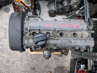 bontott VW GOLF IV Motor (Fűzött blokk hengerfejjel)