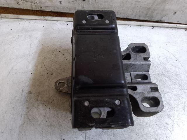 bontott VW GOLF IV Motor Tartó Bak Bal