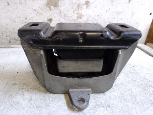 bontott VW GOLF IV Motor Tartó Bak Bal