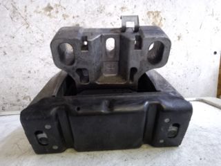 bontott VW GOLF IV Motor Tartó Bak Bal