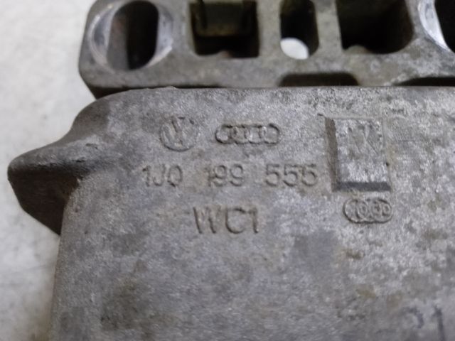 bontott VW GOLF IV Motor Tartó Bak Bal