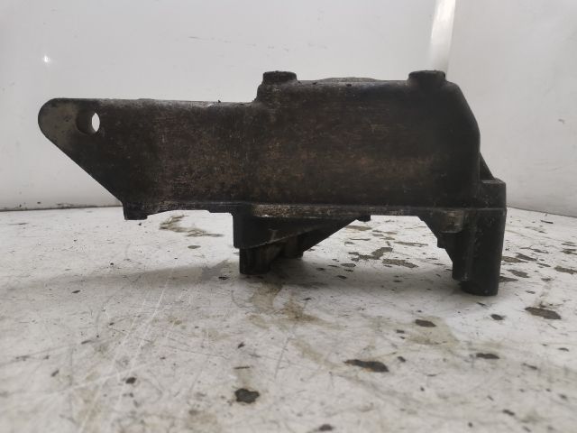 bontott VW GOLF IV Motor Tartó Bak (Fém)